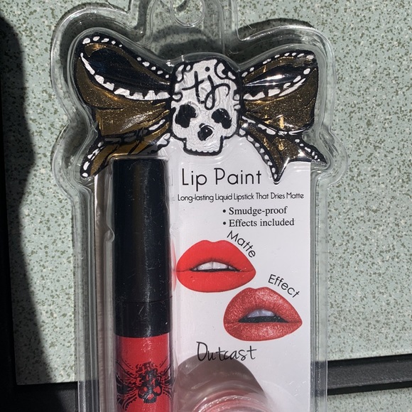 Tattoo Junkie OUTCAST long lasting matte lipstick smudge proof effects included - Picture 4 of 5